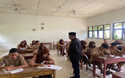 MAN 3 Pidie Laksanakan Asesmen Akhir Tahun TP 2025/2026, Kepala Madrasah Pantau Langsung Pelaksanaan