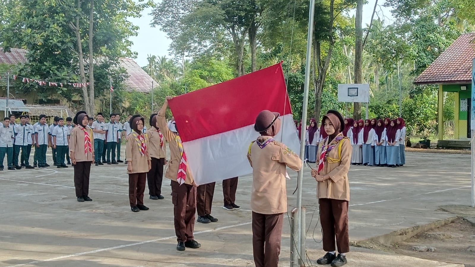 pengibaran sang SAKA